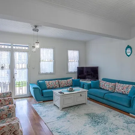 Huge 3Br Villa With A Beautiful Garden At Ortakent Villa *