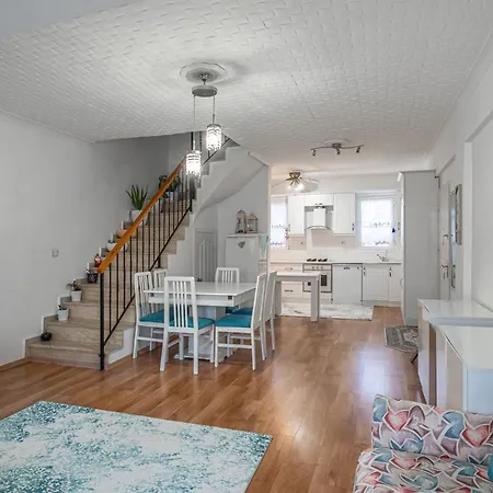 Villa Huge 3Br Villa With A Beautiful Garden At Ortakent