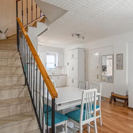 Villa Huge 3Br Villa With A Beautiful Garden At Ortakent